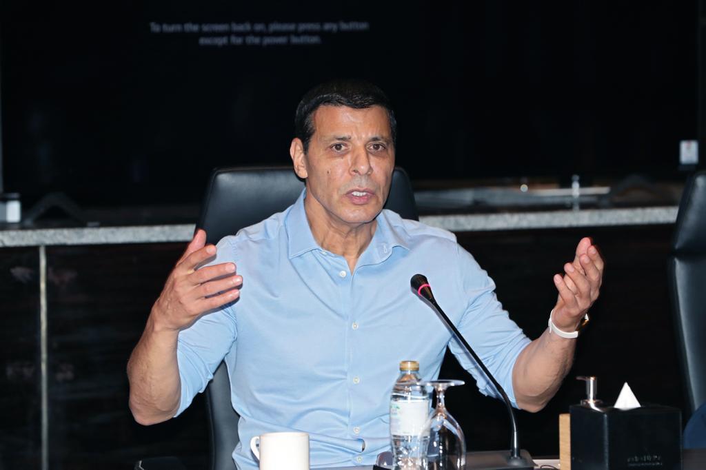 من نشاطات القائد محمد دحلان
